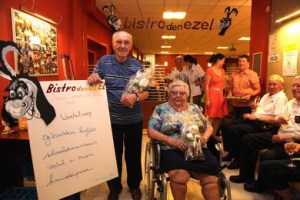 U bemerkt rechts o.a. members Pierre Vercaemer en Noël Bruneel.